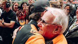 Victoria Racing Club: Top business figures worried at club direction,  Amanda Elliott