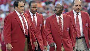 The Cincinnati Reds Franchise Four Leaves The Field Before The First Inning Of The Mlb All Star Game At Gabp Cincinnati Reds Cincinnati Johnny Bench