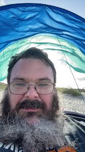 See some lawn chairs pushed to the limit at the beach. Mine is like a super  strenght 600 pound capacity but i see folks bigger than me sitting