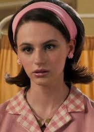 Lois Parry's Instagram, Twitter & Facebook