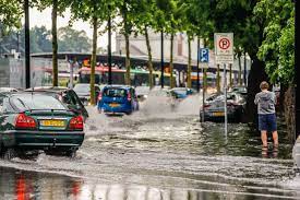 Zie de lange termijn weersverwachting in eindhoven. Noodweer Veroorzaakt 130 Meldingen Van Wateroverlast En Stormschade Dordrecht Ad Nl