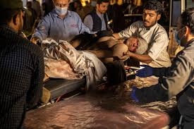One hospital in kabul told the guardian that it had received 30 wounded, six of whom died en route. 4mnu4tkikhjgom