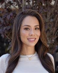 Jennifer Lee's Instagram, Twitter & Facebook