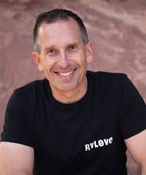 Amazon.com.au: Thiago and Elisa Davidson: books, biography, latest update