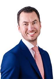 Steven Tabak's Instagram, Twitter & Facebook