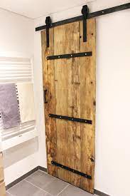 Unser gesamtes holz ist fsc und natureplus zertifiziert oder stammt aus recyclingprozessen. Diy Alte Schiebetur Gewinner S Bastelkistle Schiebetur Alte Tur Holzschiebeturen