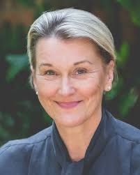 Heather Sequeira's Instagram, Twitter & Facebook