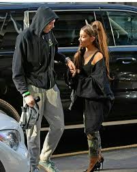 Ariana grande and dalton gomez have made it official as husband and wife. Pin On Dear Future Husband