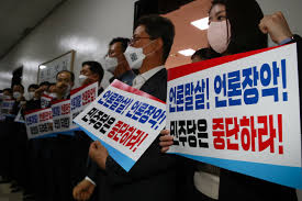 오늘 나온 한국사회여론연구소와 tbs 여론조사, 이게 금요일과 토요일이틀간 조사한 내용인데요. Ygfqmfmmoczjnm