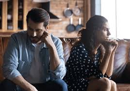 19 Signs You Don't Love Your Husband Anymore (And what you can do)