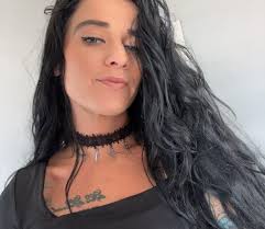 Nicole Bushong's Instagram, Twitter & Facebook