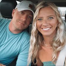 Who are recommended hair stylists in Muncie for highlights and lowlights  coloring for mature clients?