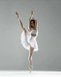 Cheers to the weekend! 🎉 We're so excited to be opening our doors for our  free community event A Chance To Dance this Sunday, January 28th. LAB  company dancer Paige Wilkey will