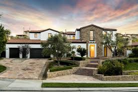 Kylie jenner just bought her fifth house with boyfriend travis scott — and it only cost $13.45 million. Kylie Jenner Loses Big Money On The Sale Of Her Calabasas Home