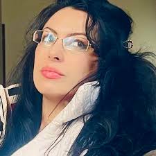 I'm a huge anime fan, and I chanced upon this Ginzan Onsen Book Nook by  Anavrin. It instantly reminded me of my favorite anime movies. I was  mesmerized by the intricate details,