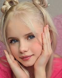 Всем прекрасного настроения и лёгкого понедельника))) #blonde  #yana_haidukevich #beautiful #model