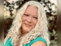 Linda Enlow's Instagram, Twitter & Facebook