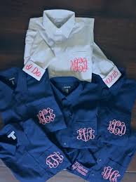 4 Bridesmaids 1 Bride Wedding Day Shirts Getting Ready Etsy Bridal Party Getting Ready Wedding Day Shirts Bridal Party Shirts
