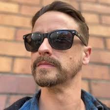 Alana Downs's Instagram, Twitter & Facebook