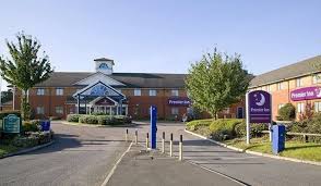 Enjoy breakfast, lunch and dinner at the premier inn birmingham airport. Premier Inn Luton Airport 1st Airport Taxis