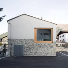 Galeria De Ampliacion De La Iglesia De St James Michael Meier Marius Hug Architekten 9 Arquitectura De Hormigon Arquitectura Casas De Piedra