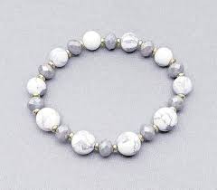 White Howlite Gemstone Bracelet Set Gray And Gold Bead Etsy Beaded Bracelets Howlite Jewelry Gemstone Bracelets