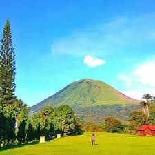 Gambar sketsa pemandangan dan cara menggambar pemandangan alam, gunung kamu pasti sangat menyukai menggambar pemandangan alam tersebut, waktu ini sudah meranjak telah dewasa. Tomohon Kota Yang Dijuluki Kota Bunga Di Sulawesi Utara Ini Memang Benar Dianugerahi Pesona Alam Yang Sangat I Fotografi Alam Pemandangan Pemandangan Khayalan