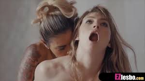 How to convert a normal everyday teen chick into a slutty lesbian - XNXX.COM