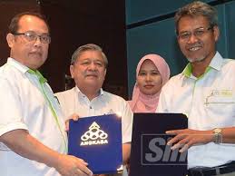 Angkatan koperasi kebangsaan malaysia berhad (angkasa) adalah badan puncak gerakan koperasi yang diiktiraf oleh kerajaan menaungi semua koperasi di malaysia. Angkatan Koperasi Kebangsaan Malaysia Bhd Angkasa Sinar Harian