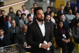 A page for describing characters: Zoey S Extraordinary Playlist 2x05 Just Say No To Caring And Drugs