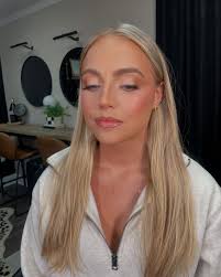 just wishing @lakin_22 would pack me in her suitcase for her wedding in  Italy 🫤