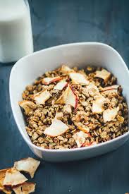 Apfel Zimt Granola Mit Walnussen Rezept In 2020 Rezepte Lecker Lebensmittel Essen