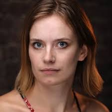 Leanne Avery's Instagram, Twitter & Facebook