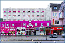 Pink palace is michael zerang's personal label that will release a variety of his newer projects, across a spectrum of recorded formats, as well as older material from his archives. Prv 2017 10 22 X1d35bf Pink Palace Plakat Reeperbahn St Pauli Fc Hamburg Archiv Jacques Toffi Fotograf Photographer