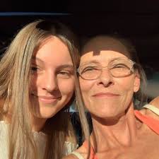 Jennifer Aniston with her dad ❤️