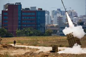 The iron dome has its roots in the 2006 conflict israel fought with hezbollah, the islamist group based in southern lebanon. Nahost Konflikt Alltag Unter Dem Iron Dome In Israel