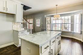 The look you want is easy to achieve between our debut and advantage series product offering. Gallery Legacy Cabinets