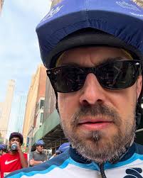 Dan Charnas (@dcharnas) • Threads, Say more