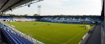 Het nieuwe stadioncomplex bevat een stadion met circa 10.000 stoelen en biedt fc zwolle de mogelijkheid tegen gunstige condities haar sportieve ambities te kunnen waarmaken. Mac3park Nieuwe Naamgever Pec Zwolle Stadion Pec Nu Voor En Door Pec Zwolle Supporters