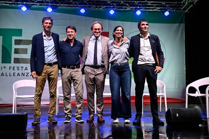 Centrosinistra, ‘campo largo’ insieme sul palco, restano nodi Ucraina e primarie