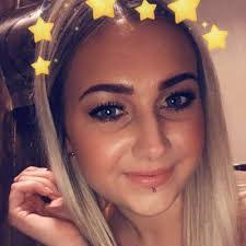 Samantha Bridges's Instagram, Twitter & Facebook