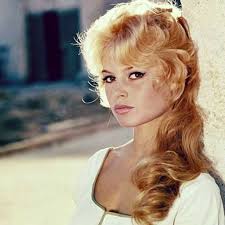 This brigitte bardot photo contains bare legs, pantyhose, skintight pants, skintight, tights, leotards, leotard, unitard, body suit, and cat suit. 30 Rare Color Photographs Of A Young And Beautiful Brigitte Bardot In The 1950s Vintage Everyday