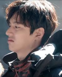 Here's the other side of Lee Min Ho a tough tattooed man . I don't like any  kind of tattoos In men luckily these tattoos are temporary.