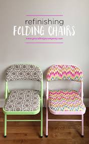 Refinishing Folding Chairs To Be Super Chic Spray Paint Diy Furniture Furniture Makeover Folding Chair