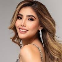 Adriana Aispuro's Instagram, Twitter & Facebook