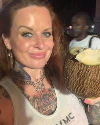 Damien Fox loves the room the Night Owl painted for him 💖 @thenightowl