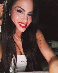 Diana Luiz's Instagram, Twitter & Facebook