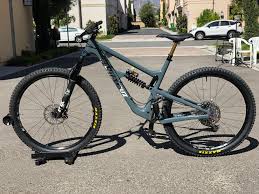 Pounding out 4,000 feet of climbing is a surprisingly pleasant endeavor on such a rowdy bike. Santa Cruz Hightower Lt 2018 Buy Clothes Shoes Online