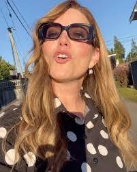 Arlette Wilson's Instagram, Twitter & Facebook