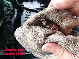 Bila terdapat tanda seperti ini periksa dgn meraba sekeliling kompressor, jika terdapat kotoran berkeladak hitam kompressor tersebut berkemungkinan telah rosak.jika terdapat kotoran hitam bercampur sedikit habuk besi,kompressor tersebut juga mengalami kerosakan bering.jika apabila suis aircond dihidupkan magnet clutch tidak melekat pada pulley dan berpusing kemungkinan besar gas aircond telah. Masalah Enjin Bergegar On Aircond Timing Rendah Hyundai Getz Youtube